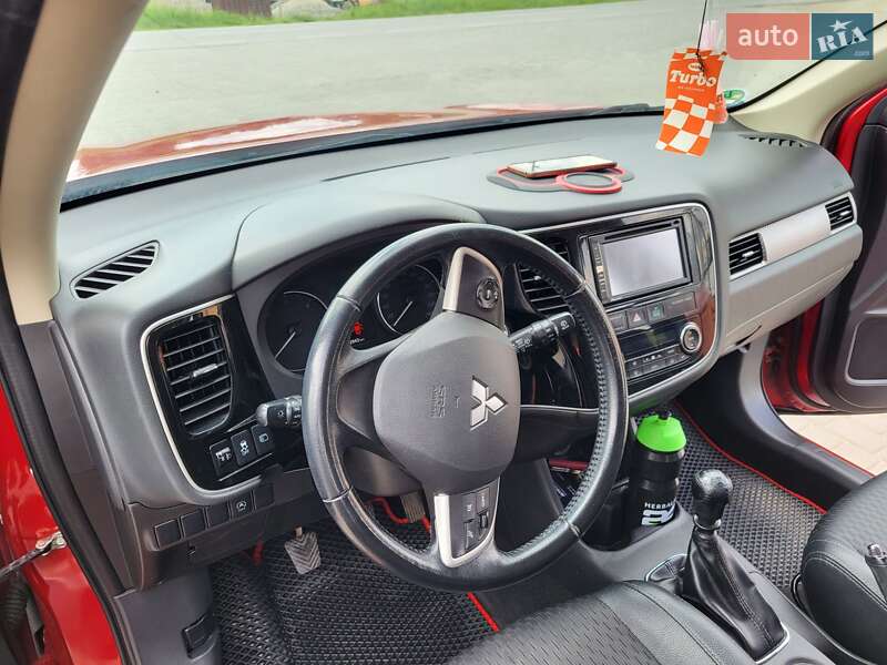 Mitsubishi Outlander 2014