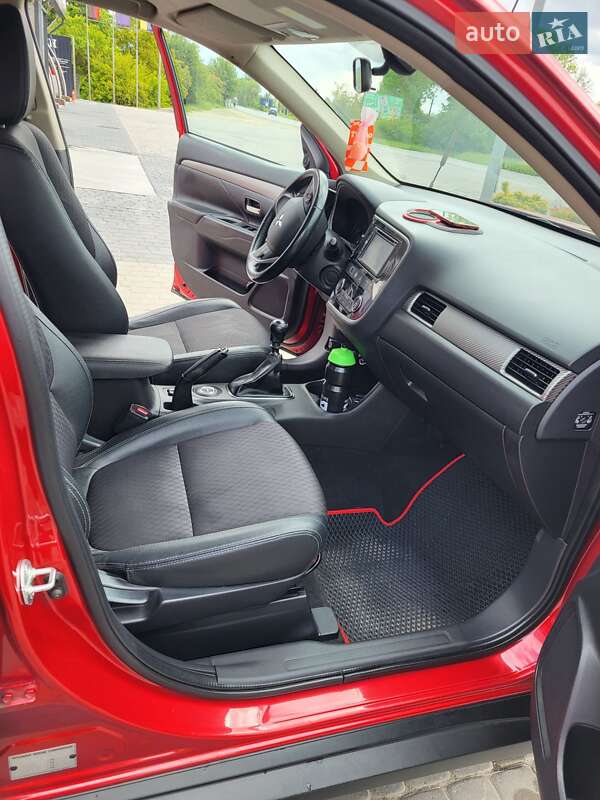 Mitsubishi Outlander 2014