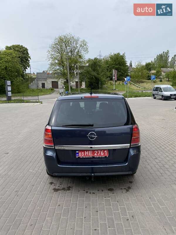 Opel Zafira 2011