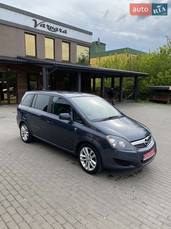 Opel Zafira 2011