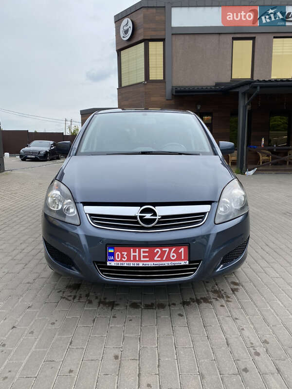 Opel Zafira 2011
