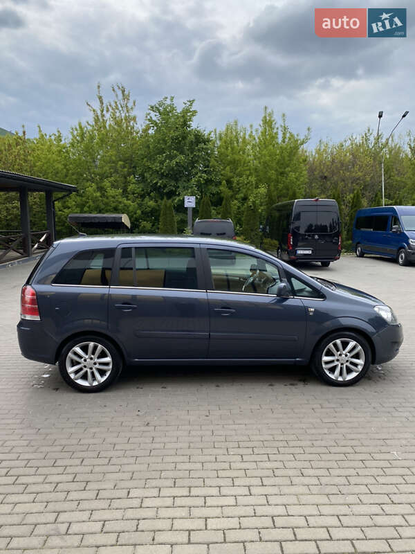 Opel Zafira 2011