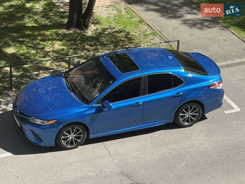 Toyota Camry 2018