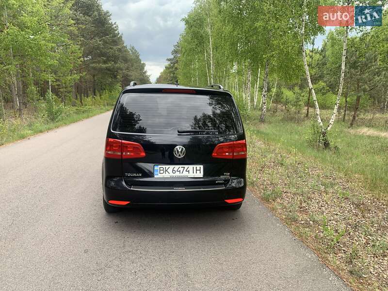 Volkswagen Touran 2011