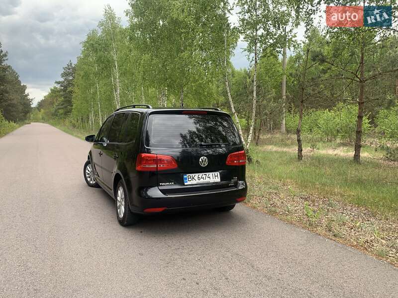 Volkswagen Touran 2011