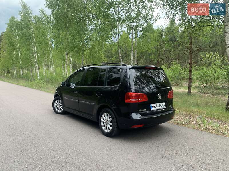 Volkswagen Touran 2011