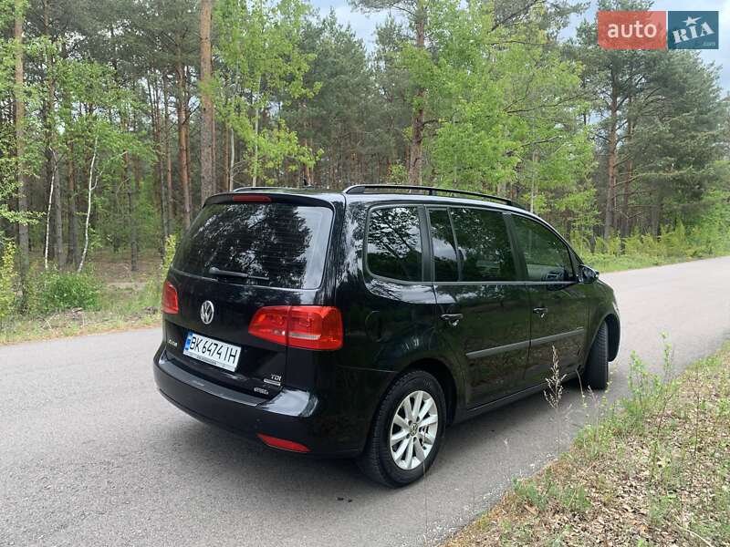 Volkswagen Touran 2011