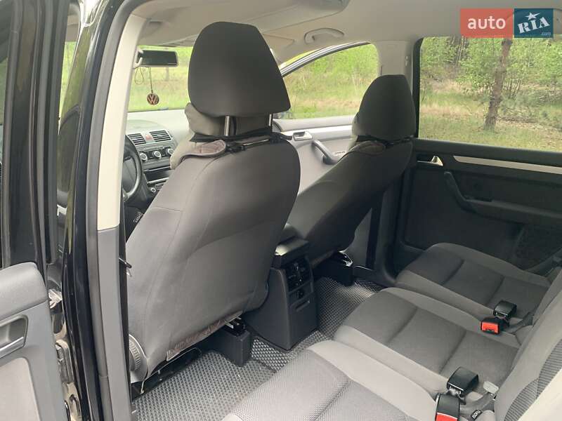 Volkswagen Touran 2011