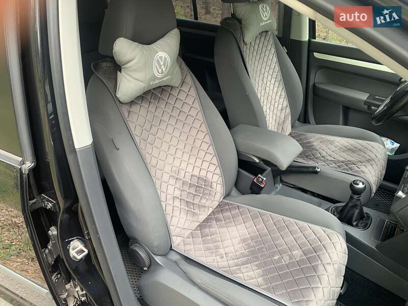 Volkswagen Touran 2011