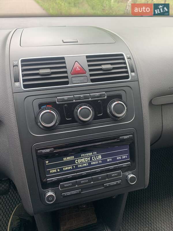 Volkswagen Touran 2011