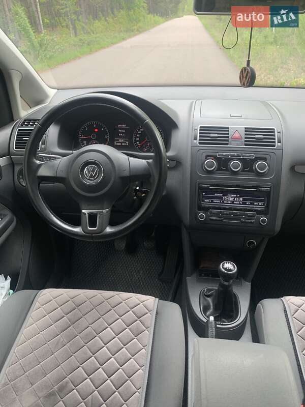 Volkswagen Touran 2011