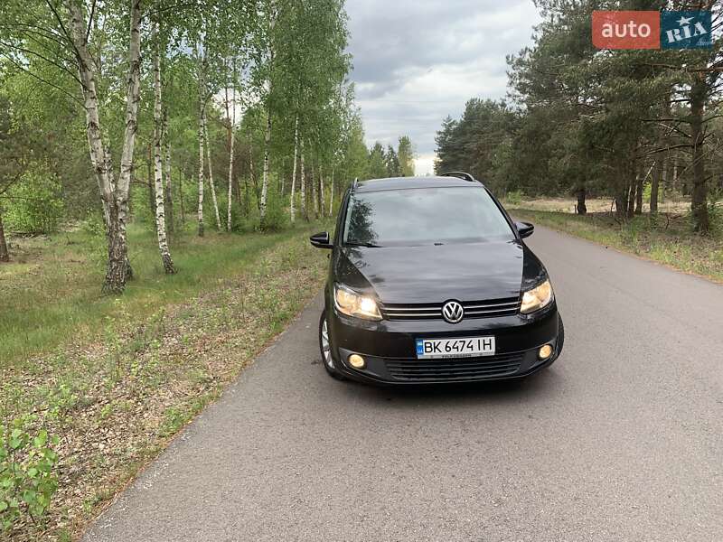 Volkswagen Touran 2011