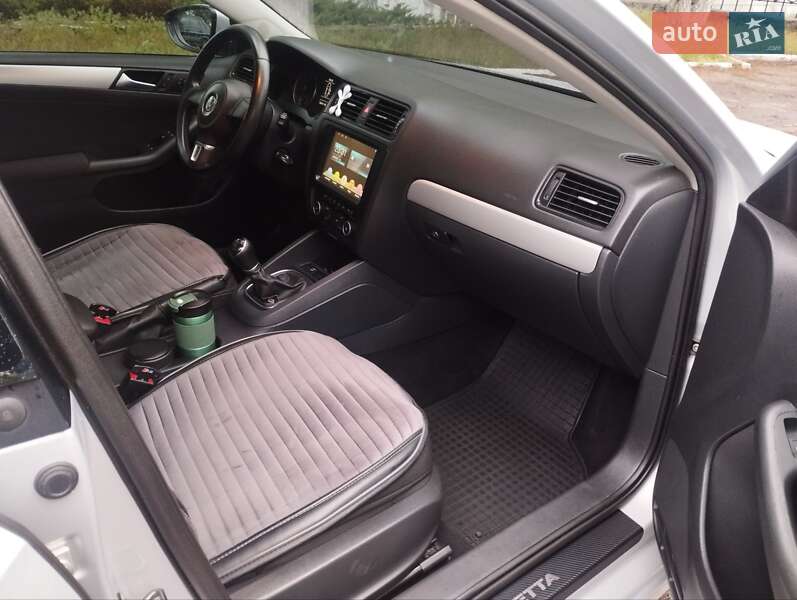 Volkswagen Jetta 2012