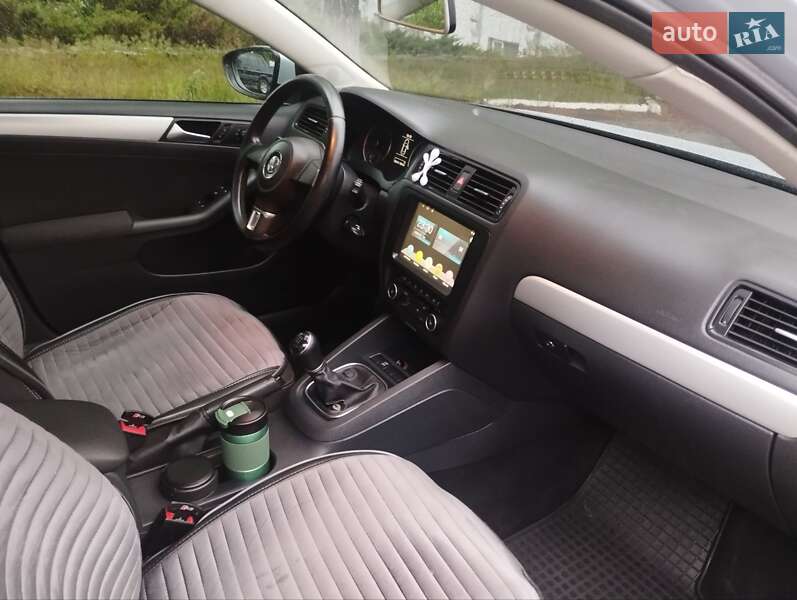 Volkswagen Jetta 2012