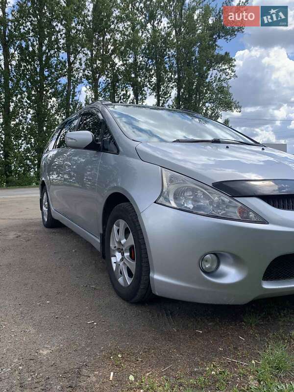 Mitsubishi Grandis 2008