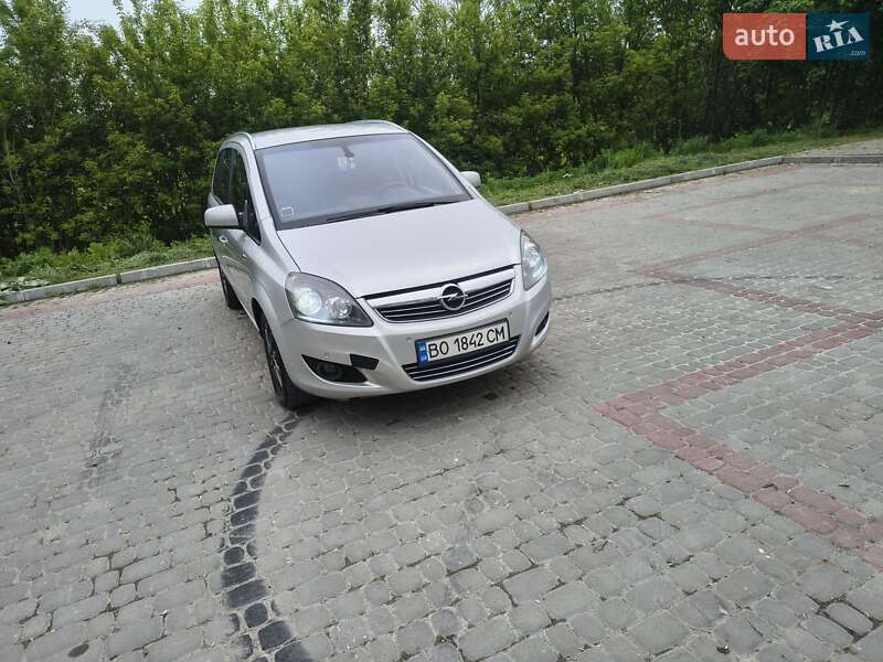 Opel Zafira 2011