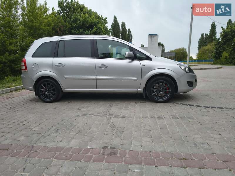 Opel Zafira 2011