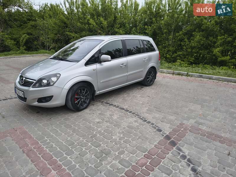 Opel Zafira 2011