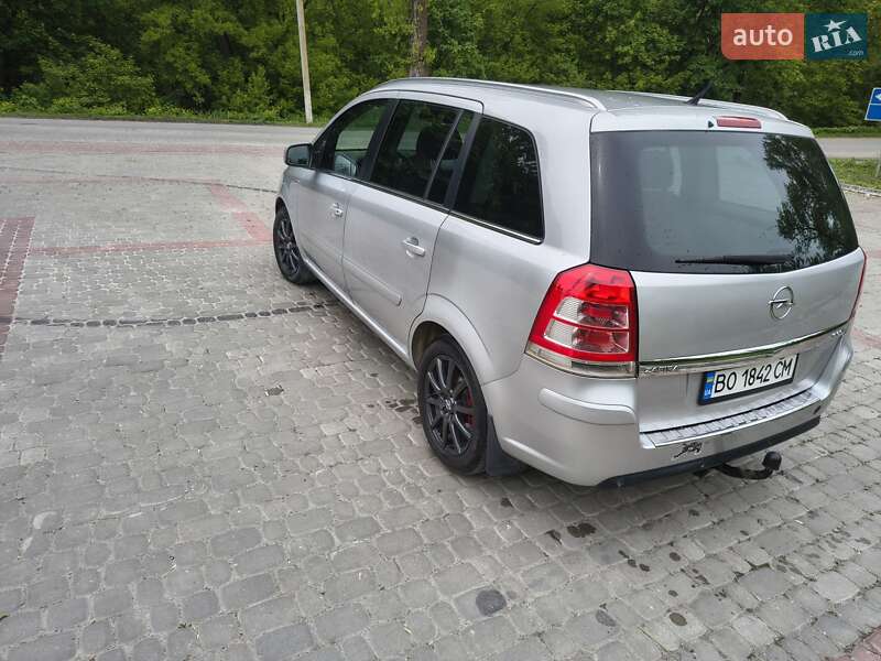 Opel Zafira 2011