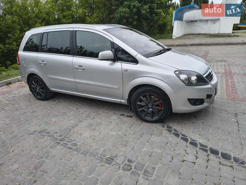 Opel Zafira 2011