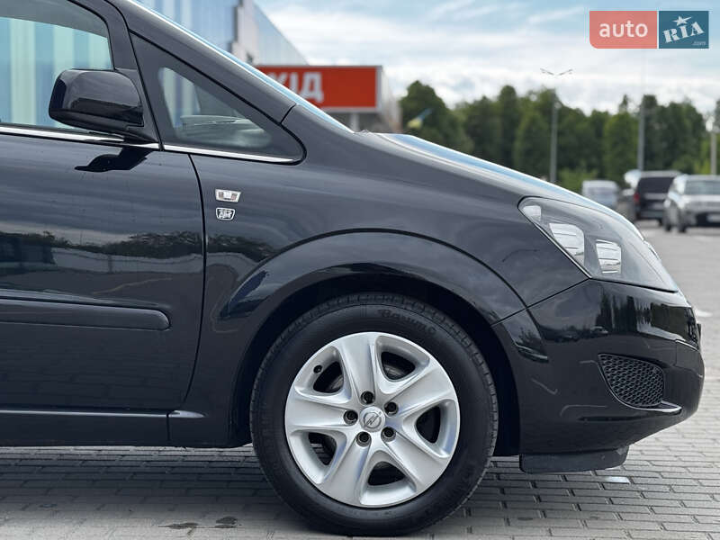 Opel Zafira 2011