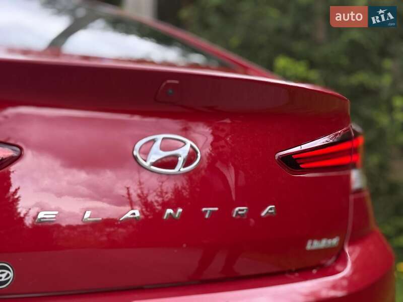 Hyundai Elantra 2018