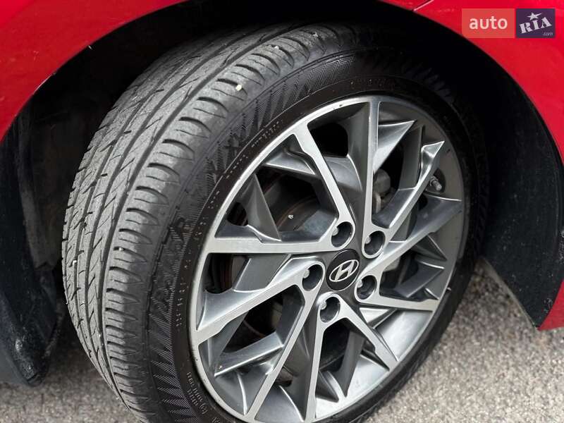 Hyundai Elantra 2018