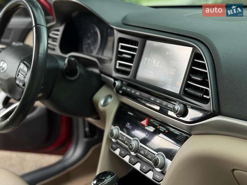 Hyundai Elantra 2018