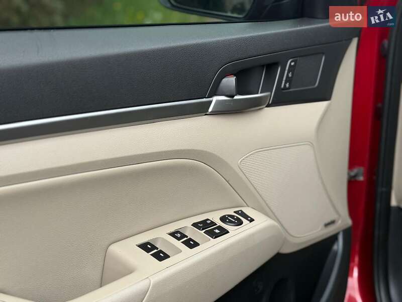 Hyundai Elantra 2018