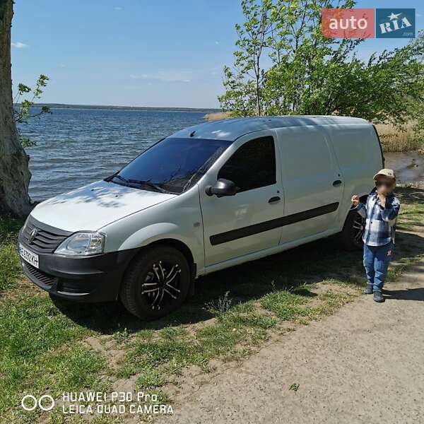Renault Logan 2012
