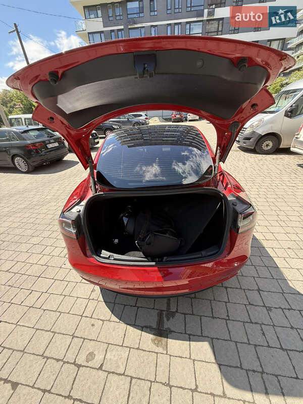 Tesla-32