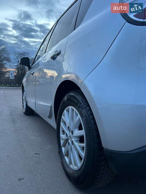 Renault Megane Scenic 2014