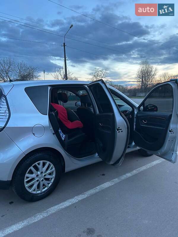 Renault Megane Scenic 2014