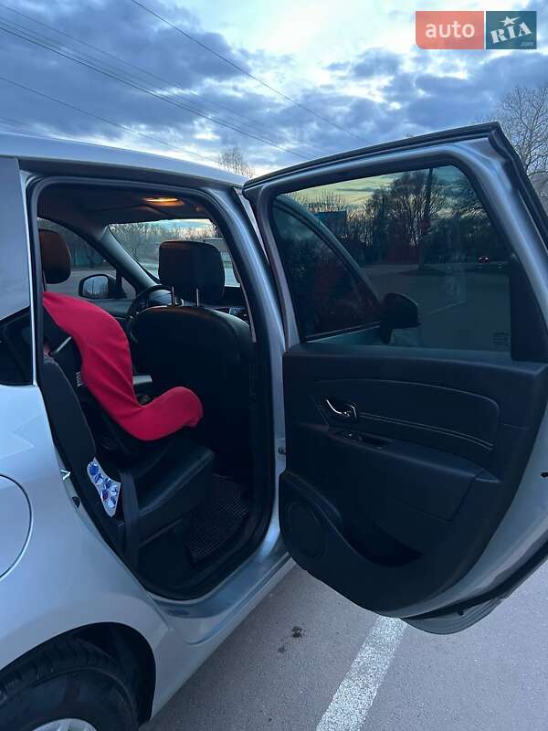 Renault Megane Scenic 2014