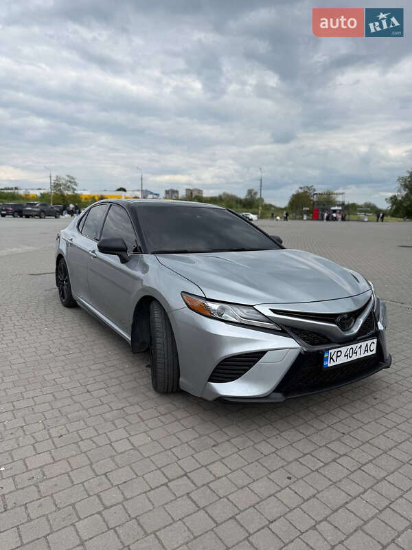 Toyota Camry 2019