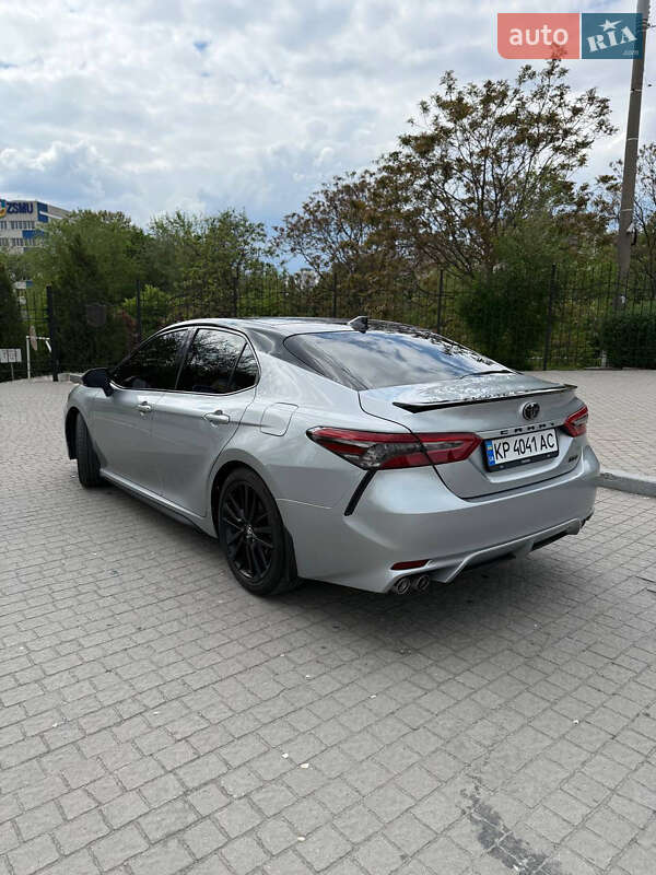 Toyota Camry 2019