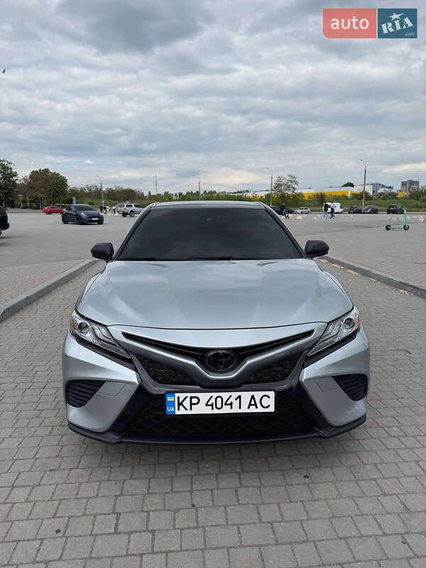 Toyota Camry 2019