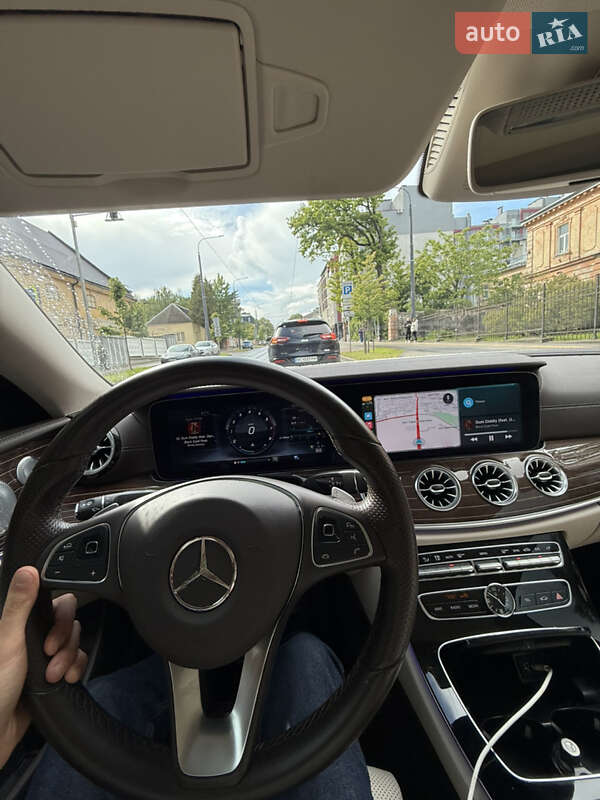 Mercedes-Benz-12