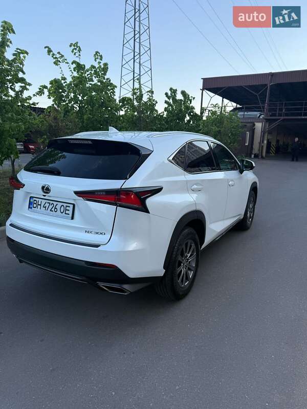 Lexus-8