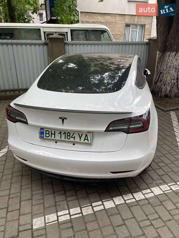 Tesla-0