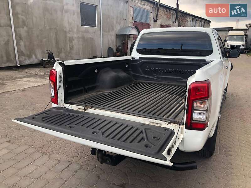 Mitsubishi L 200 2019