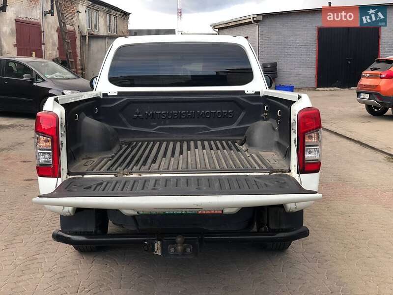 Mitsubishi L 200 2019