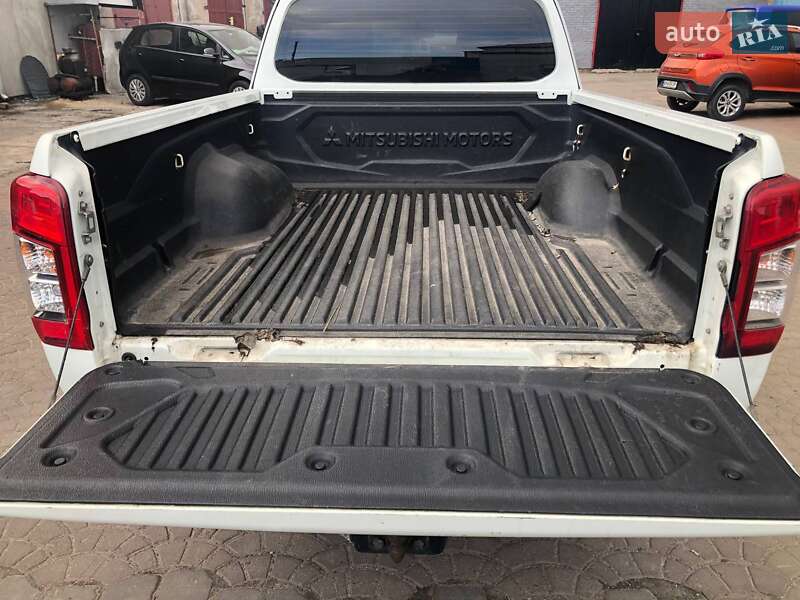 Mitsubishi L 200 2019