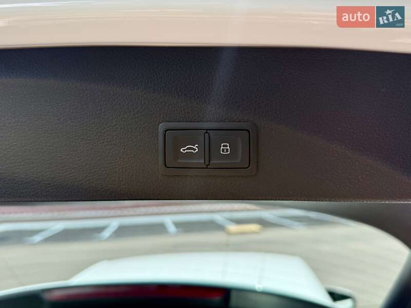 Audi-25