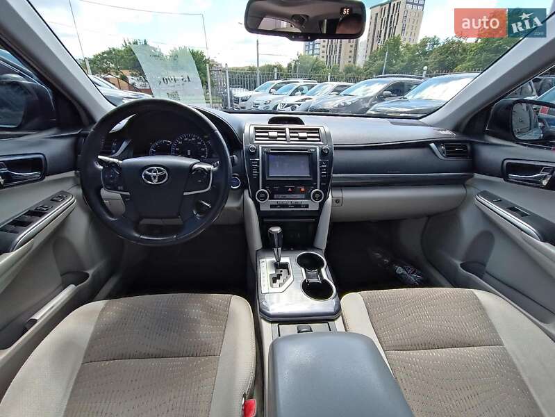 Toyota Camry 2013