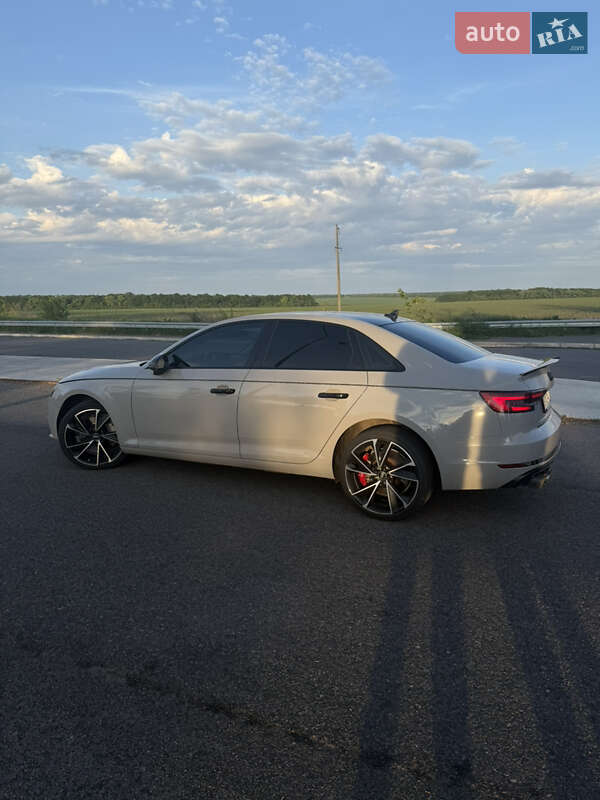 Audi-15