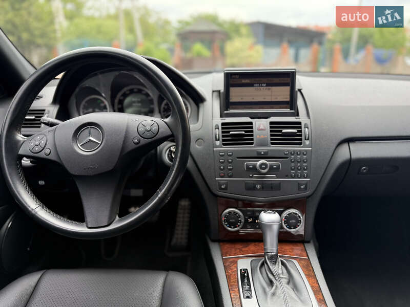 Mercedes-Benz-24