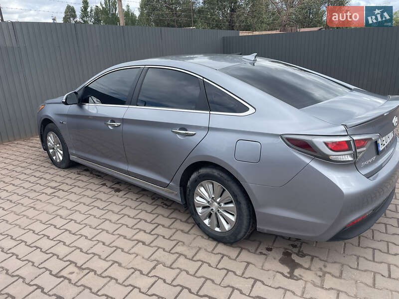 Hyundai-8