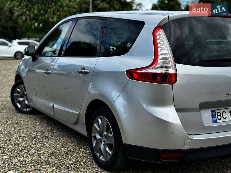 Renault Grand Scenic 2011