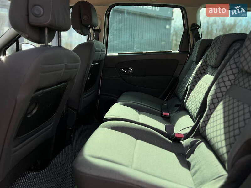 Renault Grand Scenic 2011